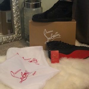 💯💯 Authentic Christian Louboutin